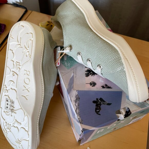 New ROXY BAYSHORE PLUS Light Sage slip on sneakers, size 8 - Picture 4 of 6